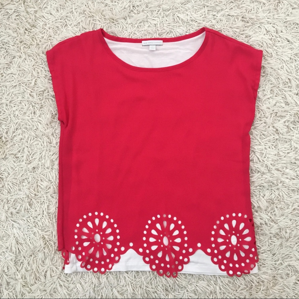 Magenta top, size XS. New York & Co.